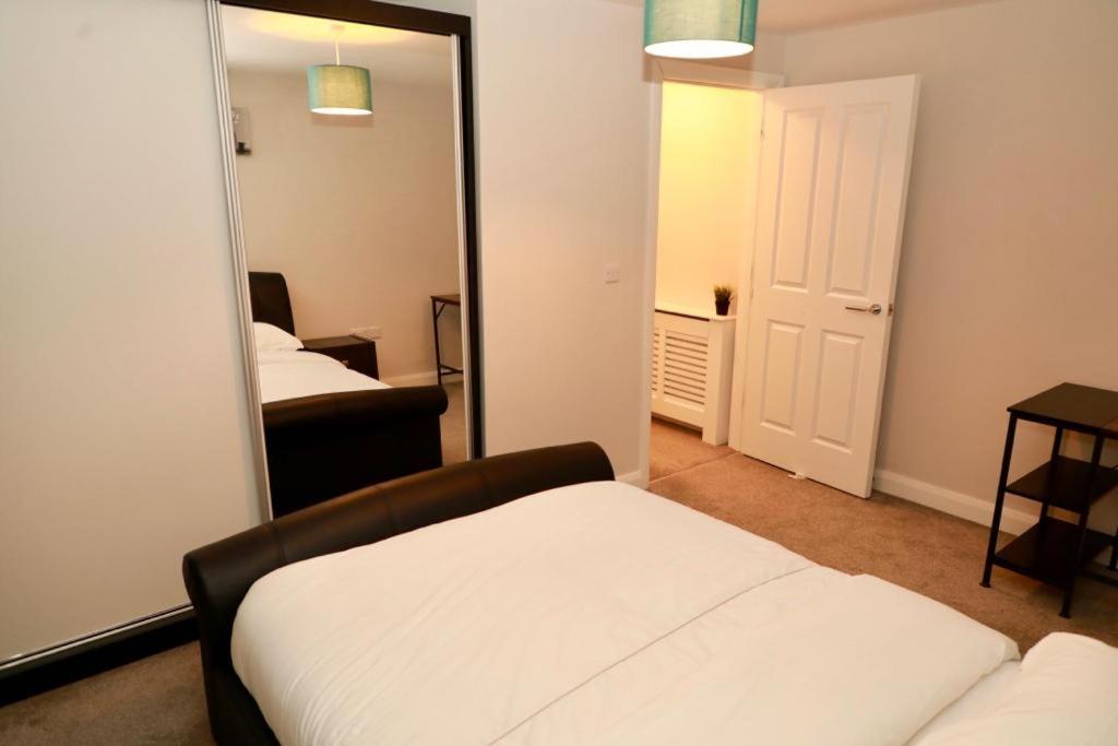 Lovely 2- Bedroom Apartment In เบลฟาสต์ ภายนอก รูปภาพ