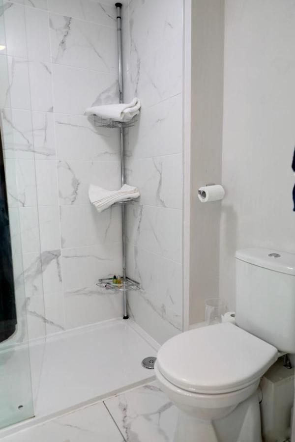 Lovely 2- Bedroom Apartment In เบลฟาสต์ ภายนอก รูปภาพ