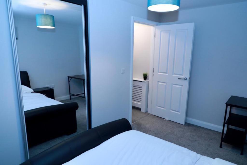 Lovely 2- Bedroom Apartment In เบลฟาสต์ ภายนอก รูปภาพ