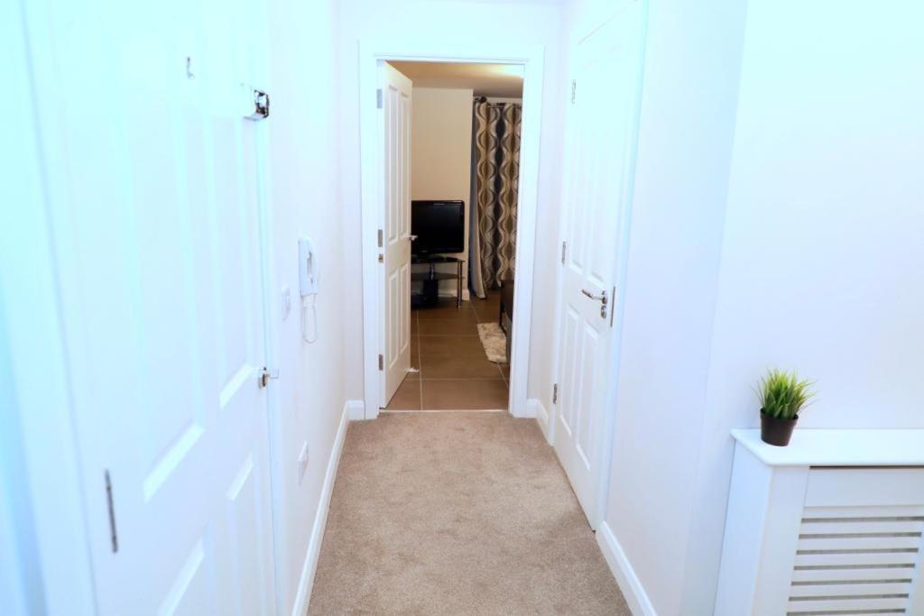 Lovely 2- Bedroom Apartment In เบลฟาสต์ ภายนอก รูปภาพ