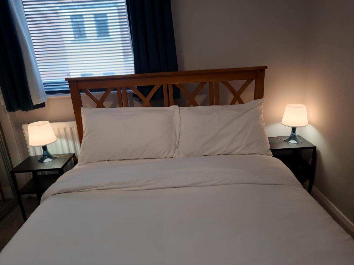 Lovely 2- Bedroom Apartment In เบลฟาสต์ ภายนอก รูปภาพ