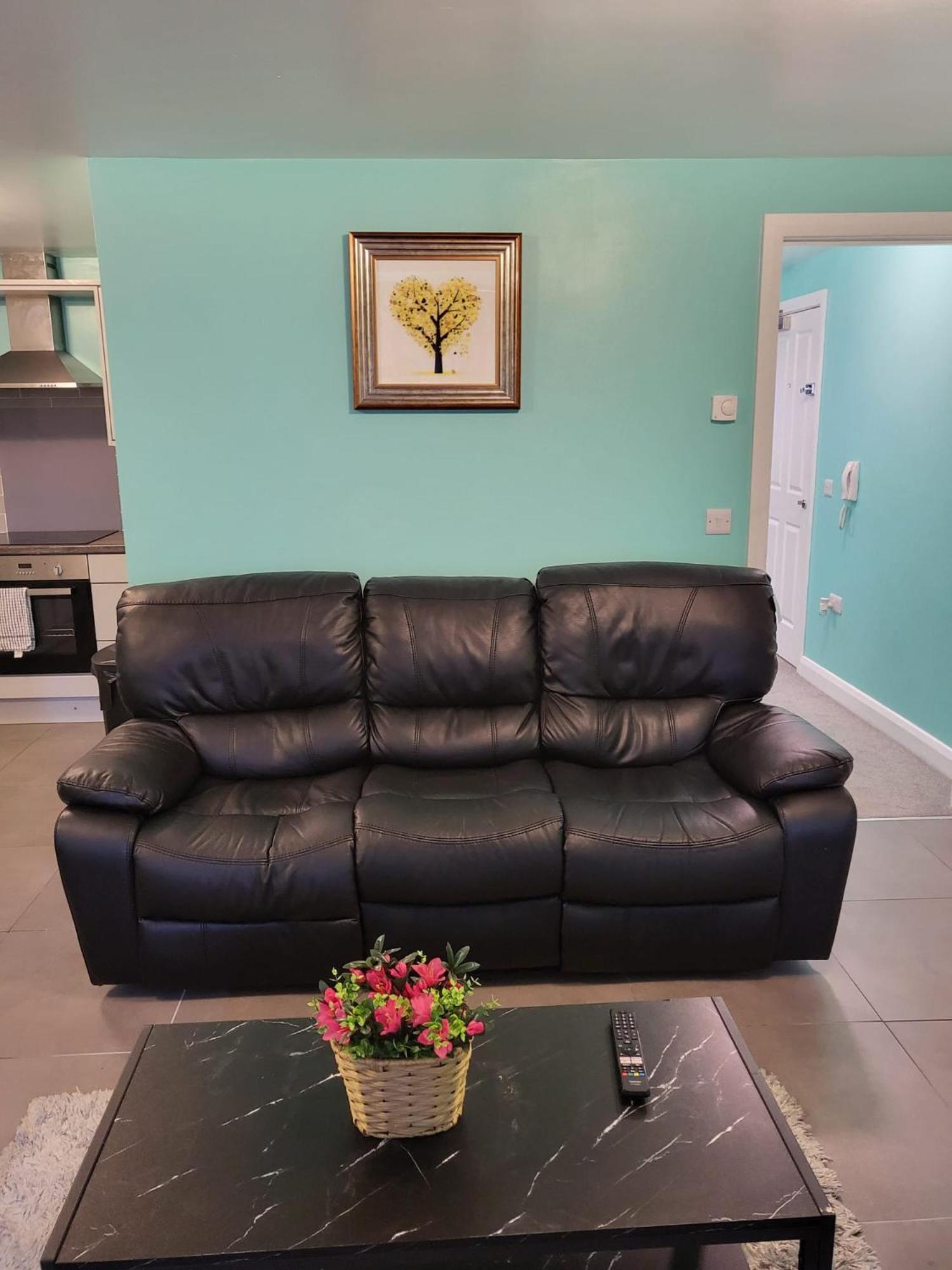 Lovely 2- Bedroom Apartment In เบลฟาสต์ ภายนอก รูปภาพ