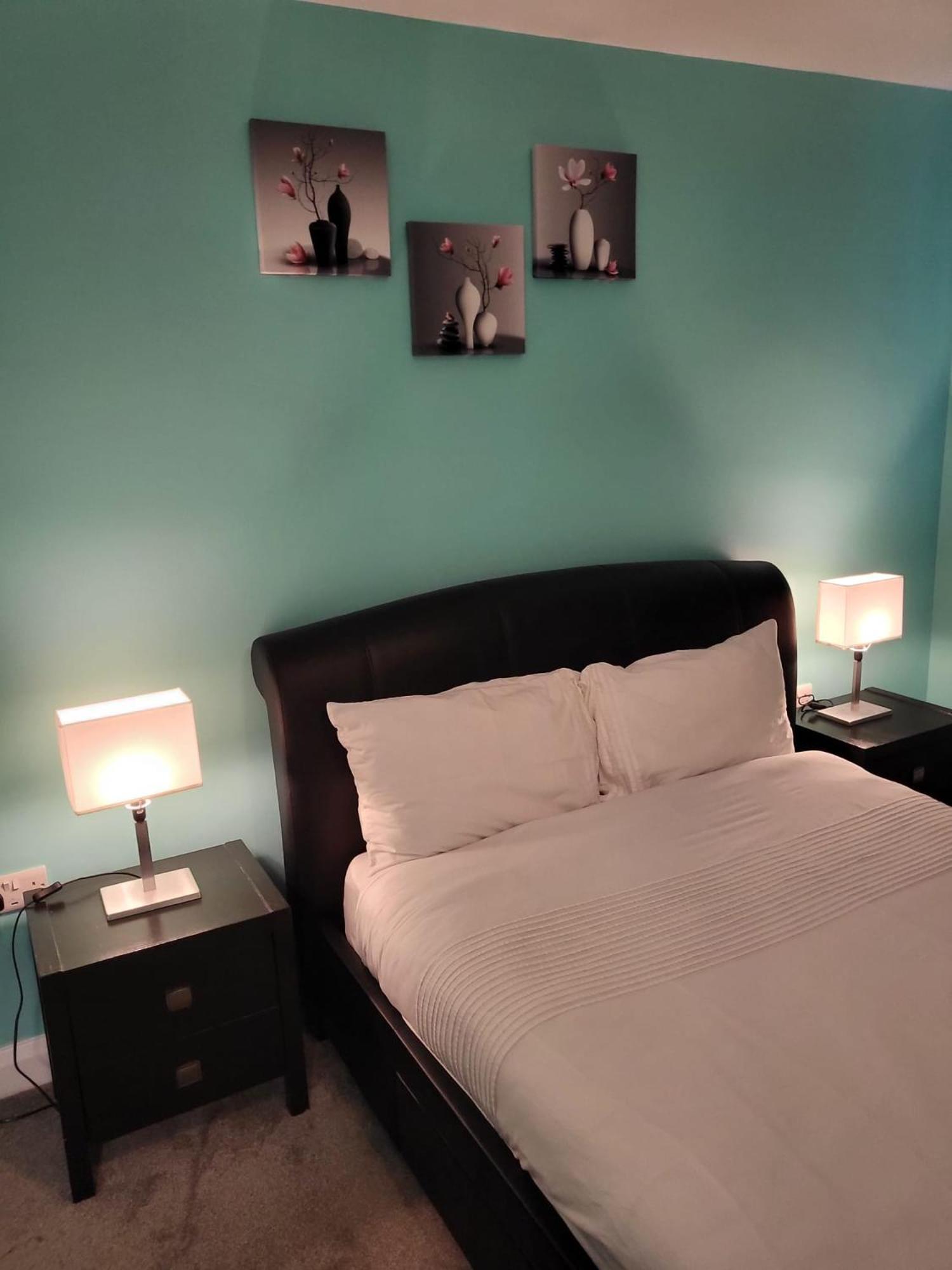 Lovely 2- Bedroom Apartment In เบลฟาสต์ ภายนอก รูปภาพ