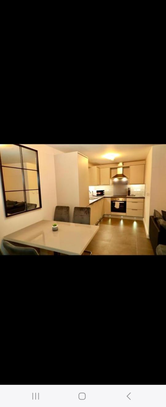 Lovely 2- Bedroom Apartment In เบลฟาสต์ ภายนอก รูปภาพ